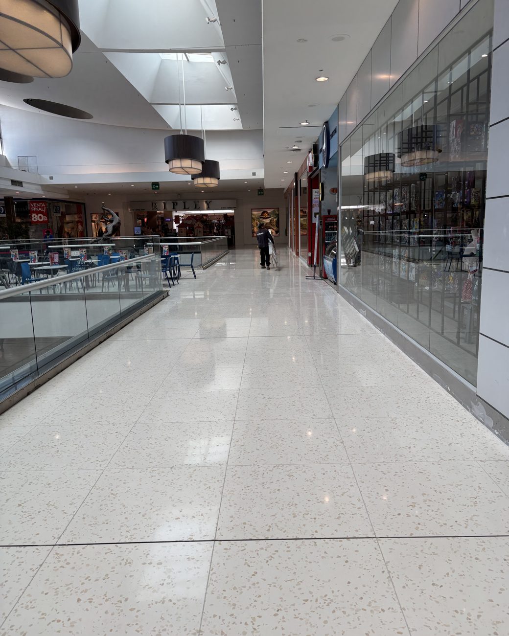 Cambio de pavimentos Mallplaza Oeste